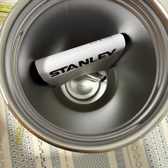 Stanley x Calia Limited Edition 40oz Tumbler Yellow Limited Edition - Picture 6 of 6